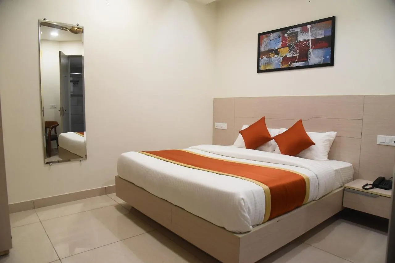 Hotel Hamilton Zirakpur 0*,