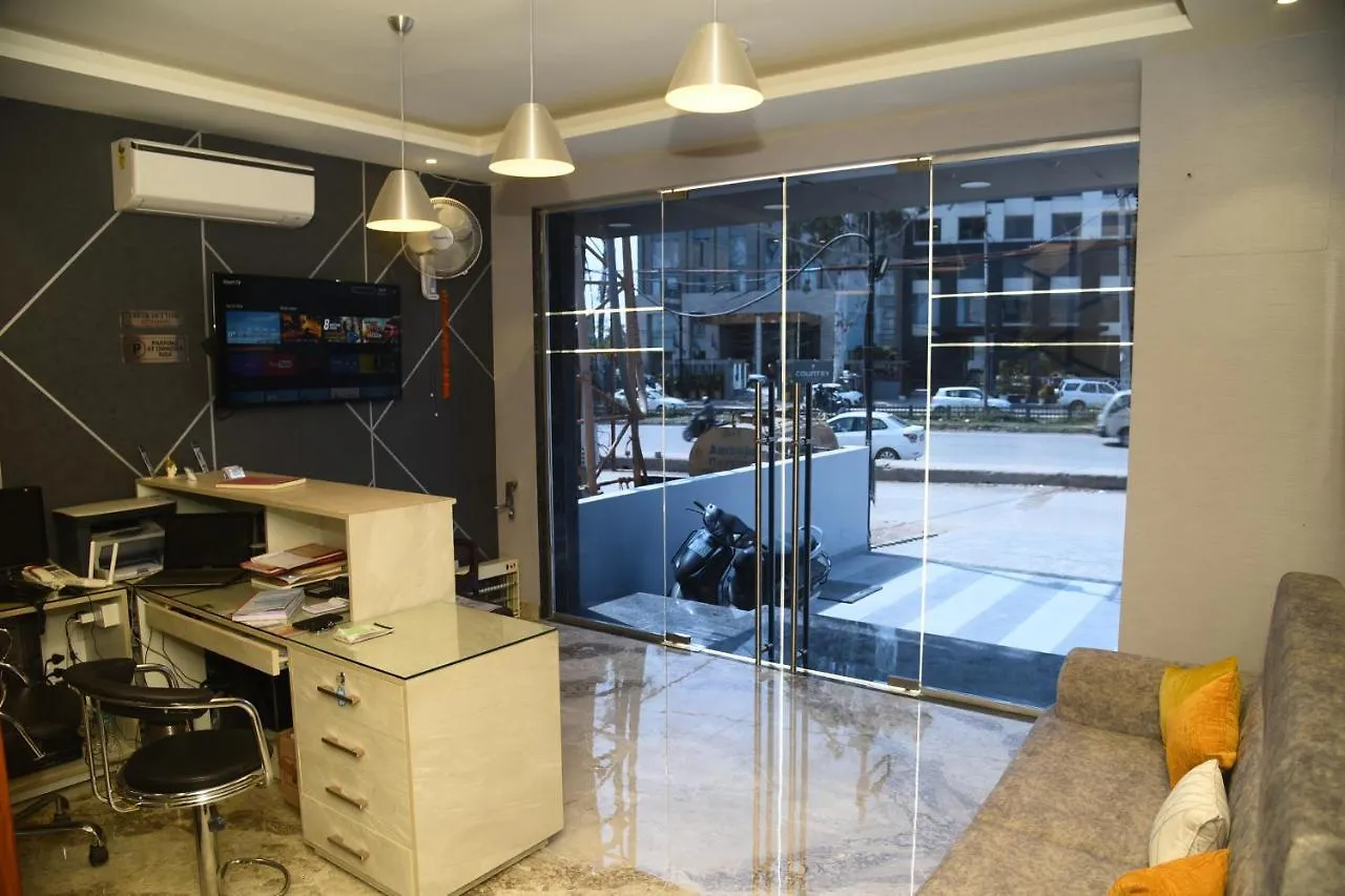 Hotel Hamilton Zirakpur 0*,  India